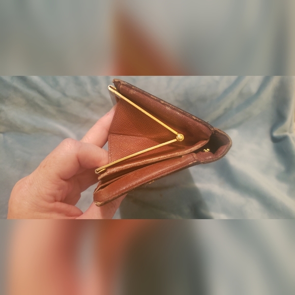 Lintage Louis Vuitton Long Kisslock Wallet - Picture 13 of 17